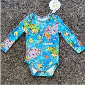🌎Little Sleepies Around the World Bodysuit 12-18
